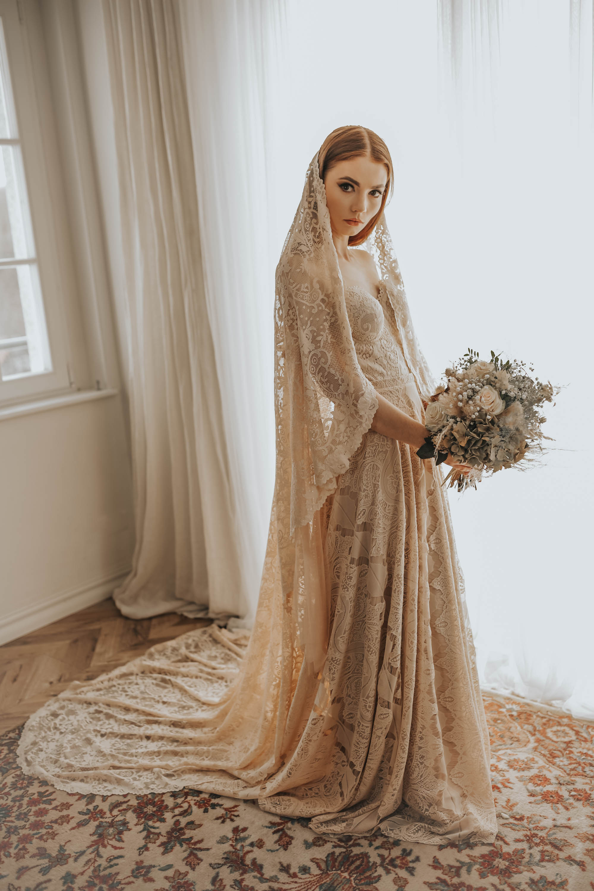 Corset wedding dress / off white or cappuccino lace boho dresses Corset wedding dress / off white or cappuccino lace boho dresses